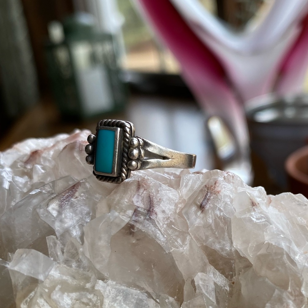 Sterling Silver Turquoise Ring Sz 7 - Picture 2 of 3